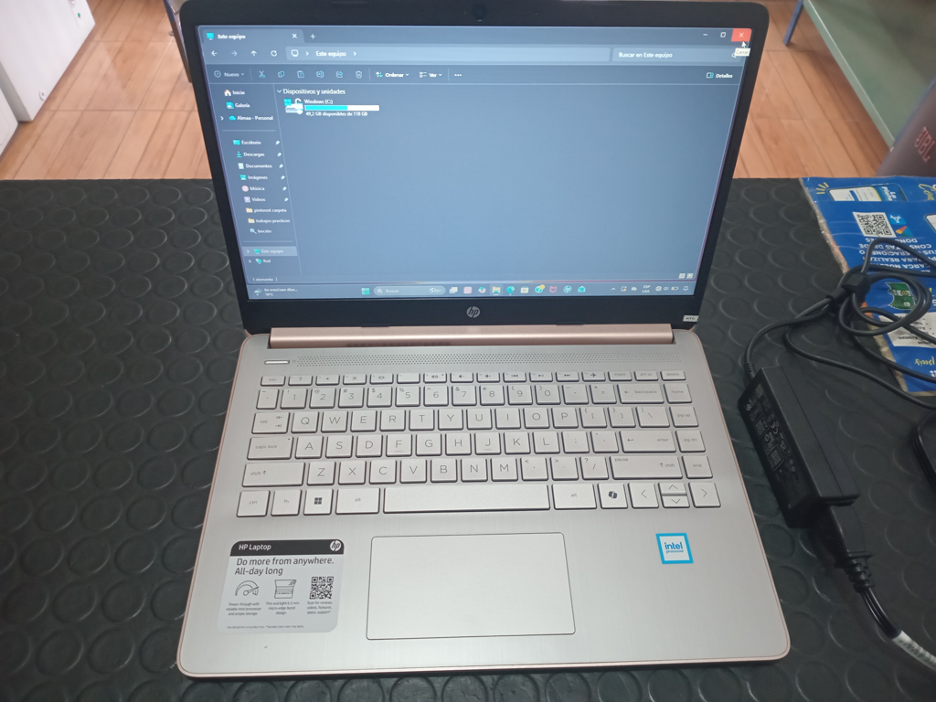 Notebook Marca Hp Modelo 14-Dq6xxx Procesador Intel N150 Memoria Ram 4 Gb Disco Duro 118 Gb Generacion No Tiene Acc Cargador