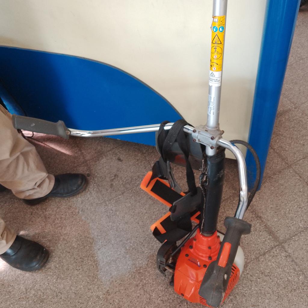 Desmalezadora Marca Husqvarna Modelo 143-Rii/236r Usado En Buen Estado Acc Mochila+Cabezal De Nylon