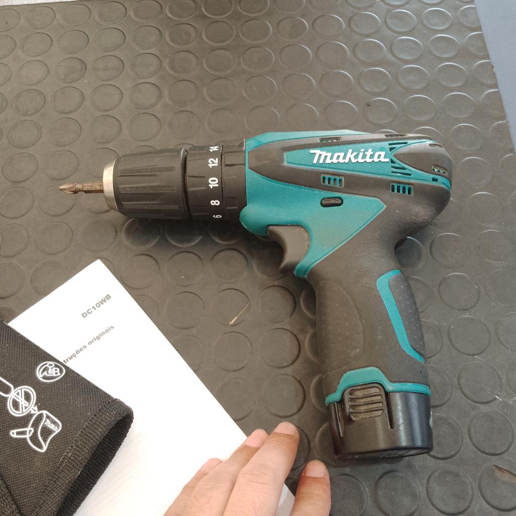 Taladro Marca Makita. Modelo Hp330d Acc C/1 Mecha+Cargador+ 2 Baterias