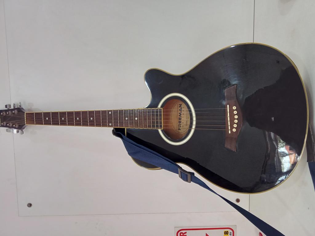 Guitarra Marca Freeman Modelo Fr095scet-Bk Usado En Buen Estado Acc 6 Cuerdas