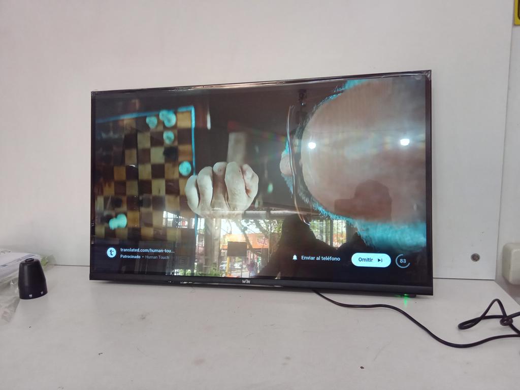 Televisor Led Smart De 32 '' Marca Win Modelo Win32f2 Con Control Usado En Buen Estado Acc C/Patitas+Accesorio Para Pared
