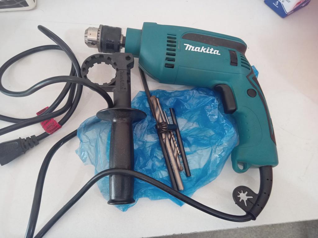 Taladro Marca Makita Modelo Hp1640 Usado En Buen Estado Acc Mango Y Llave3 Mechas