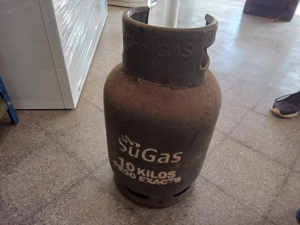 Garrafa Cap 10 Kg. Marca Sugas Usado En Buen Estado Color Gris Acc No Tiene