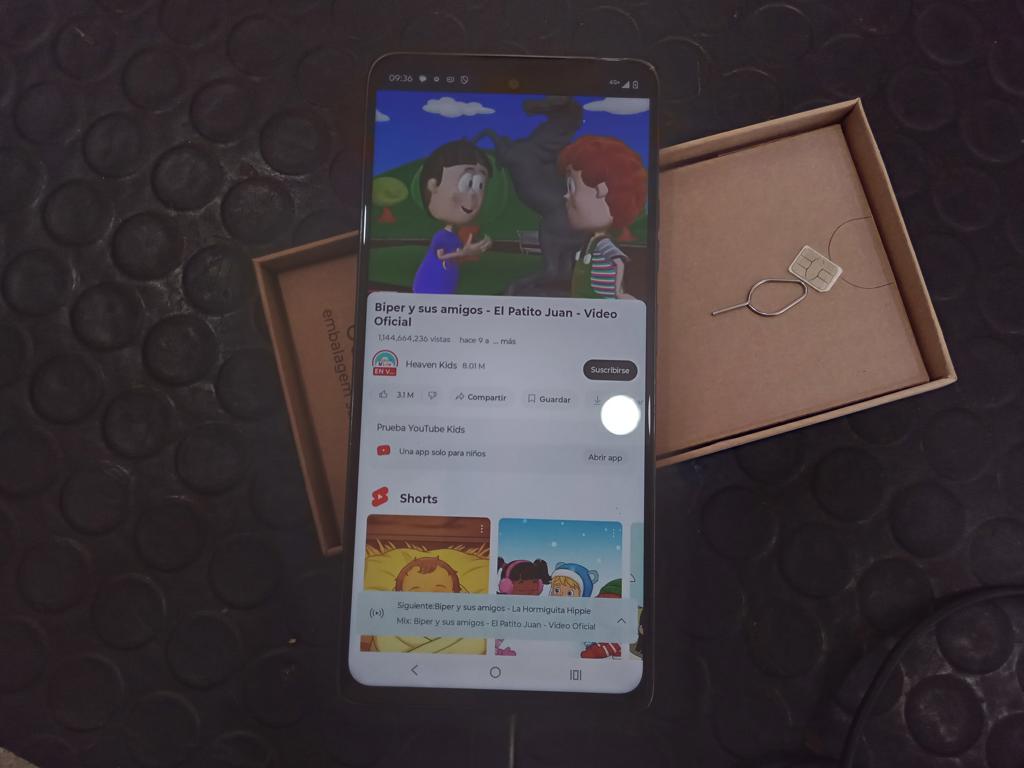 Celular Marca Motorola Modelo G75 Memoria Ram 8 Gb Almacenamiento Interno 256 Gb Acc Con Cargador