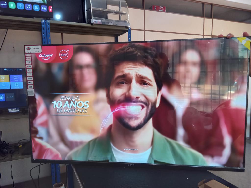 Televisor Led Smart De 43 '' Marca Tokyo Modelo Tvtokff43gtv Con Control Usado En Buen Estado Acc C/Patitas