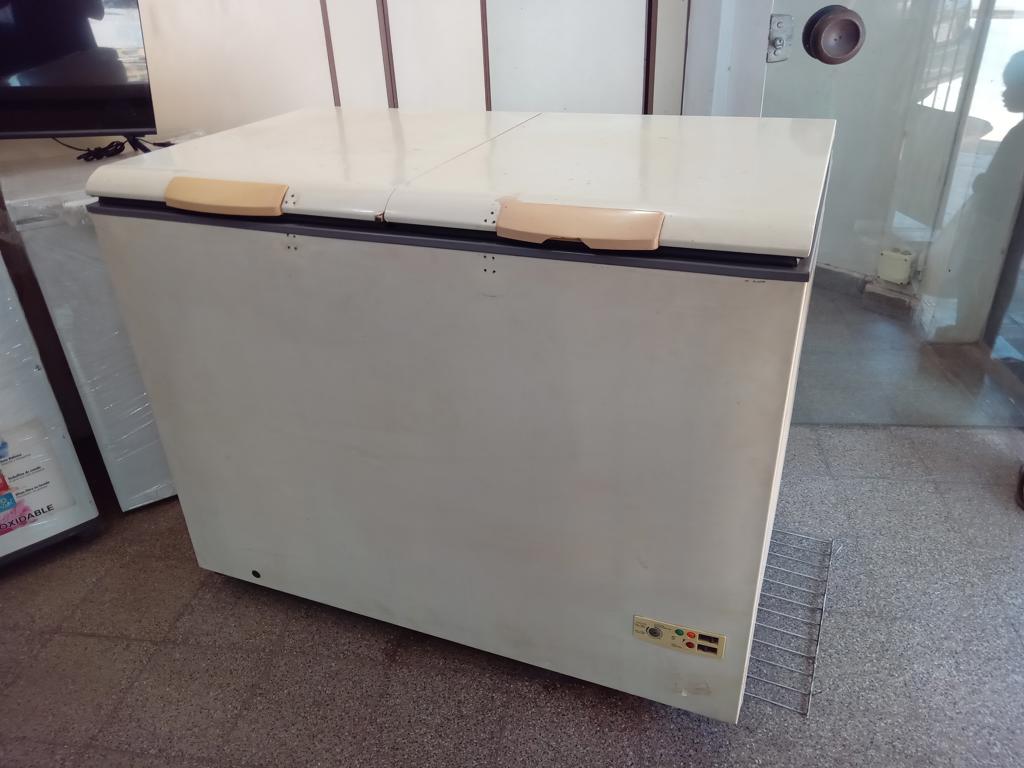 Congeladora / Frezzer Marca No Registra Litros 400 Modelo No Registra Usado En Buen Estado Acc No Tiene