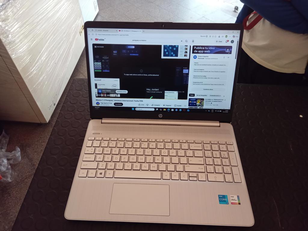 Notebook Marca Hp Modelo 15-Dy2061ms Procesador Corei5 Memoria Ram 12 Gb Disco Duro 250 Gb Generacion 11 Acc No Tiene