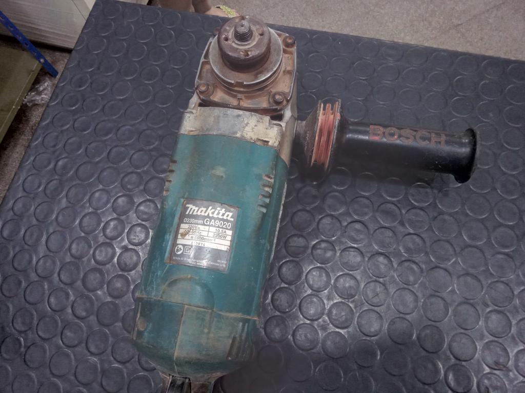 Pulidora Marca Makita. Modelo Ga9020 Tamaño Grande Usado En Buen Estado Acc Mango
