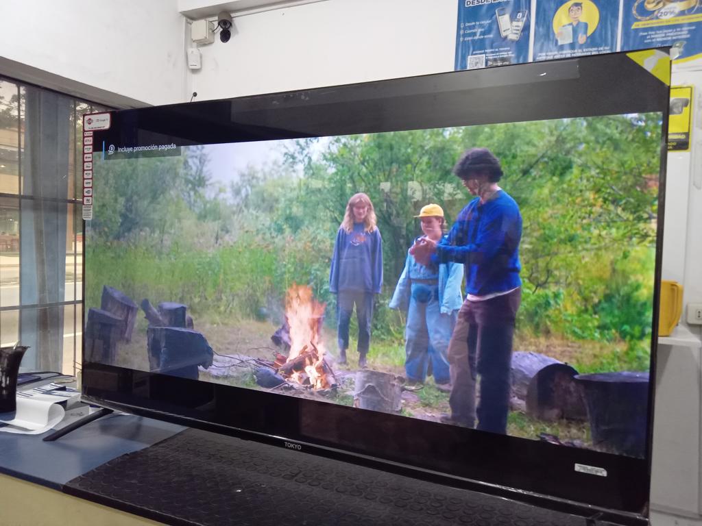 Televisor Led Smart De 50 '' Marca Tokyo Modelo Tvtokuf50gtv Con Control Usado En Buen Estado Acc C/Patitas