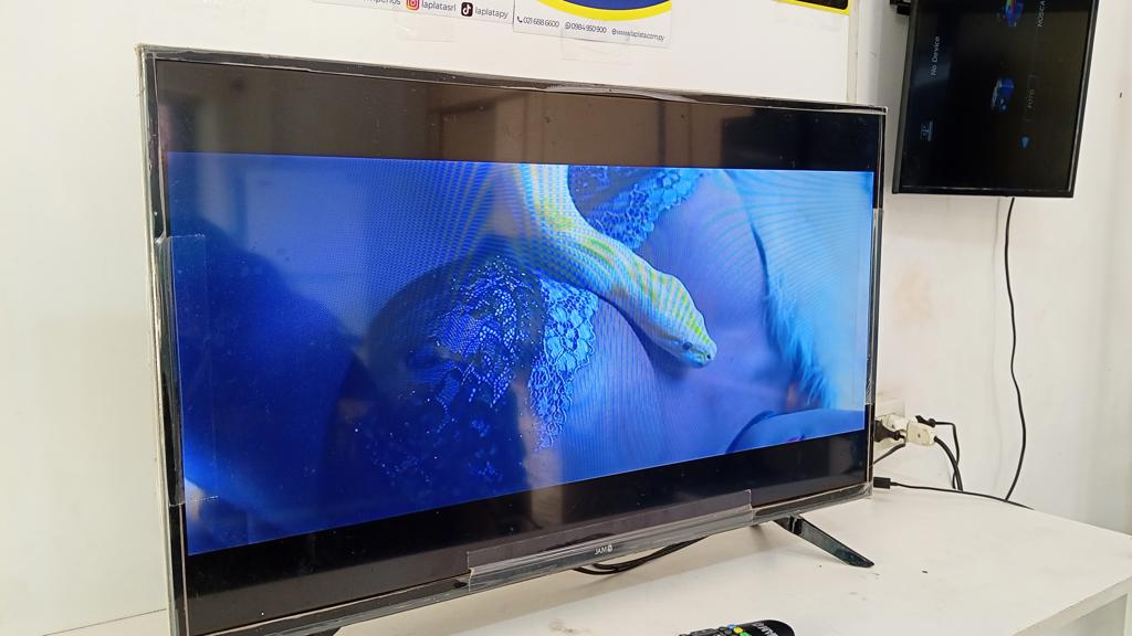 Televisor Led Convencional De 32 '' Marca Jam. Modelo Ja32hd2000 Usado En Buen Estado Con Control Sin Caja Acc C/Patitas