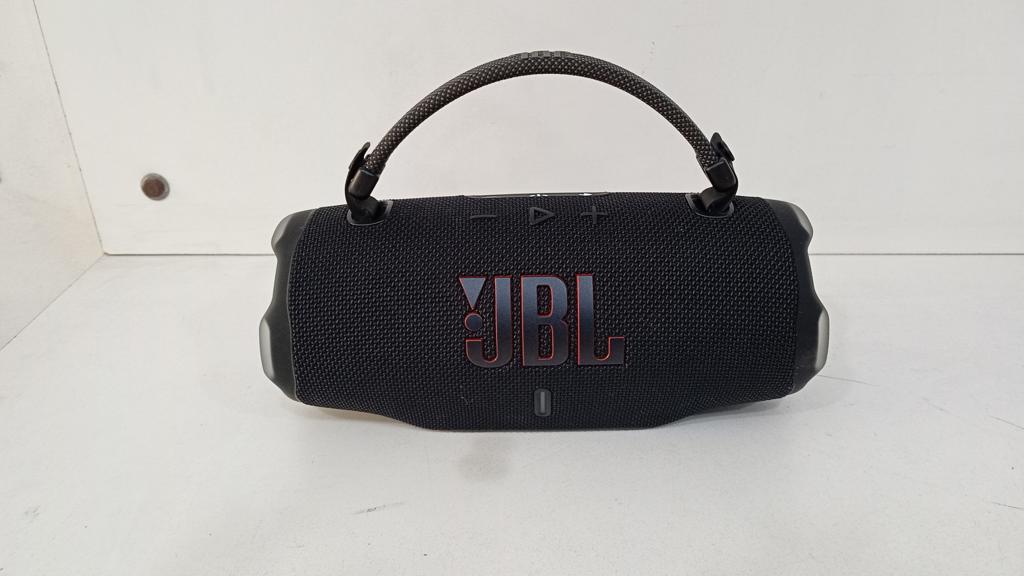 Speaker Potencia Watts 45 Marca Jbl Sin Control Modelo Charge6 Nro Usado En Buen Estado Sin Caja Acc No Tiene
