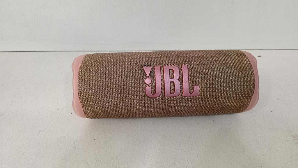 Speaker Potencia Watts 30 Marca Jbl Sin Control Modelo Flip6 Nro Usado Con Desgaste Sin Caja Acc No Tiene