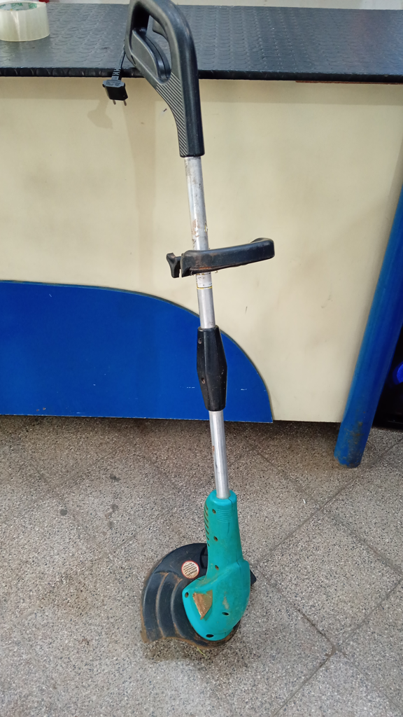 Bordeadora De Cesped Marca Garthen Modelo Gam 1500 Usado Con Desgaste Acc No Tiene