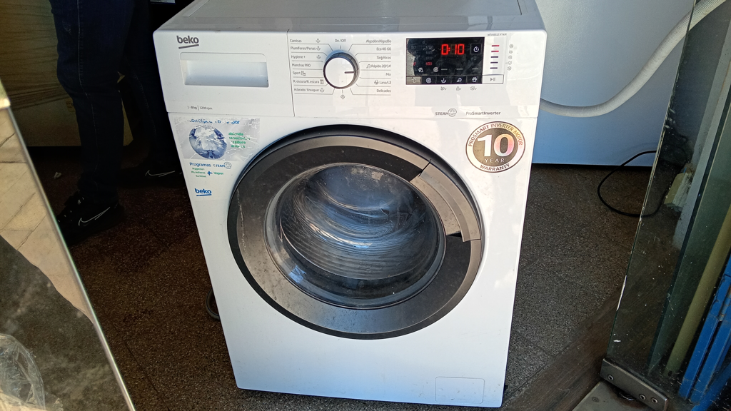 Lavarropas Cap 8 Kg. Marca Beko Modelo Prosmartinverter Nro Usado En Buen Estado Acc Manguera De Carga Y Descarga