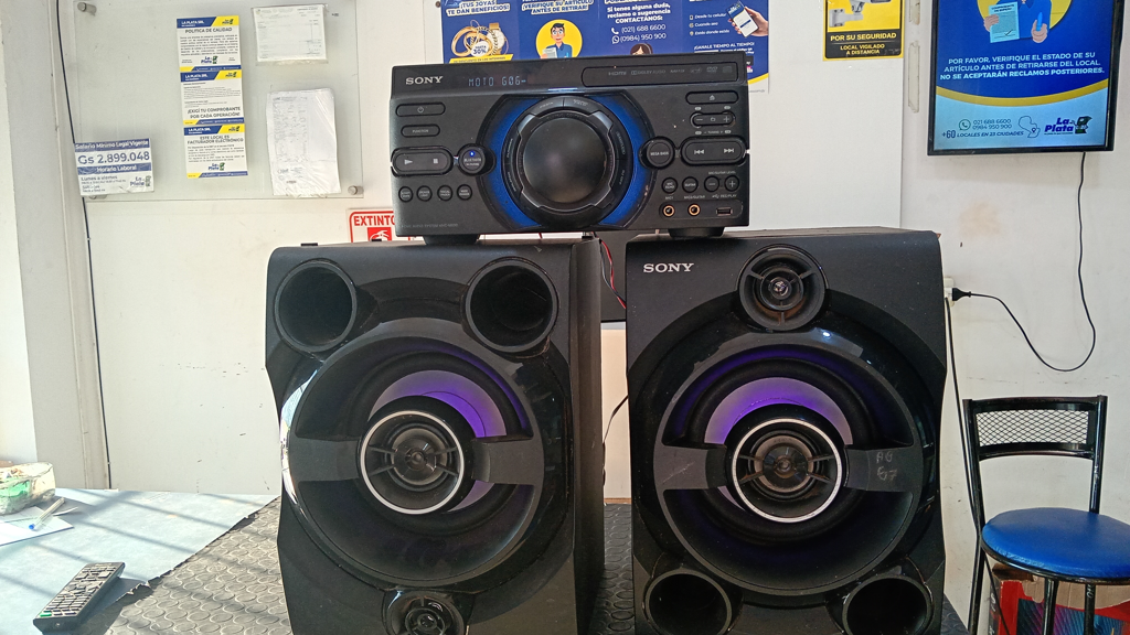 Equipo De Sonido Marca Sony Con Control Modelo Hcd-M60d Usado En Buen Estado Acc 2 Parlantes