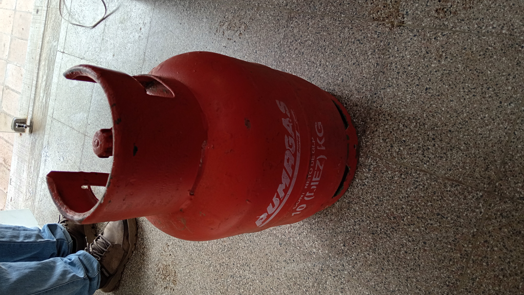 Garrafa Cap 10 Kg. Marca Pumagas Usado En Buen Estado Color Rojo Acc No Tiene