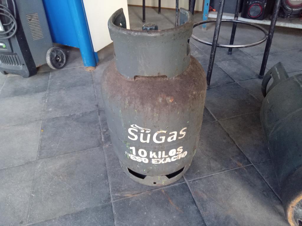 Garrafa Cap 10 Kg. Marca Sugas Usado En Buen Estado Color Gris Acc No Tiene