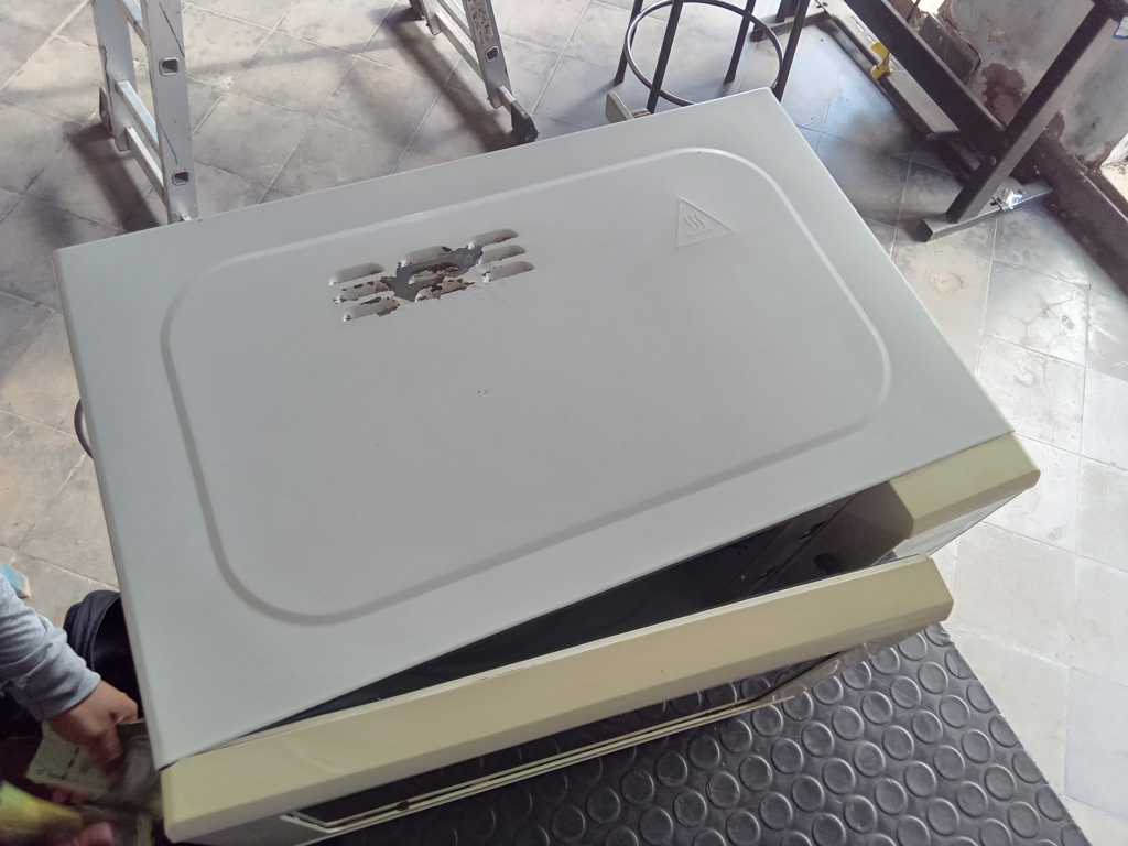Foto 4 de Microondas Marca Fama Modelo Mf20sy Usado En Buen Estado Acc No Tiene