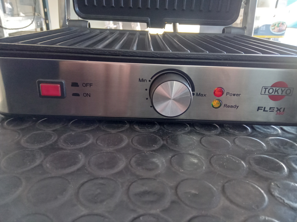 Churrasquera Marca Tokyo Modelo Edtchflex360 Usado En Buen Estado Acc Caja