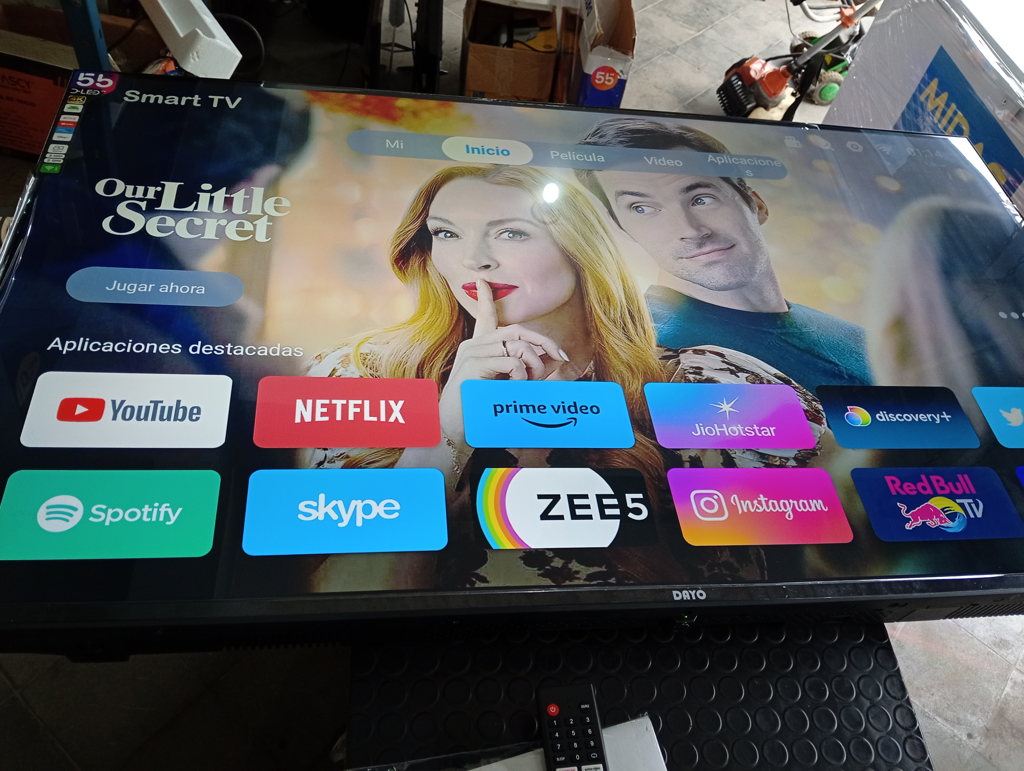 Televisor Led Smart De 55 '' Marca Dayo Modelo Dayo 5908 Con Control Nuevo Sin Uso Acc En Caja Con Manual