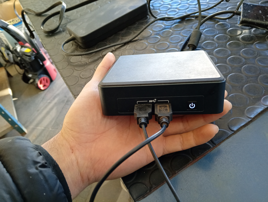 Cpu Para Computadora Marca Intel Modelo Nuc Procesador I5 Con No Tiene Memoria Ram 8 Gb Color No Tiene Disco Duro 500 Gb Acc I5 De 11va GenMemoria SsdCable Cte Con Trasnformador