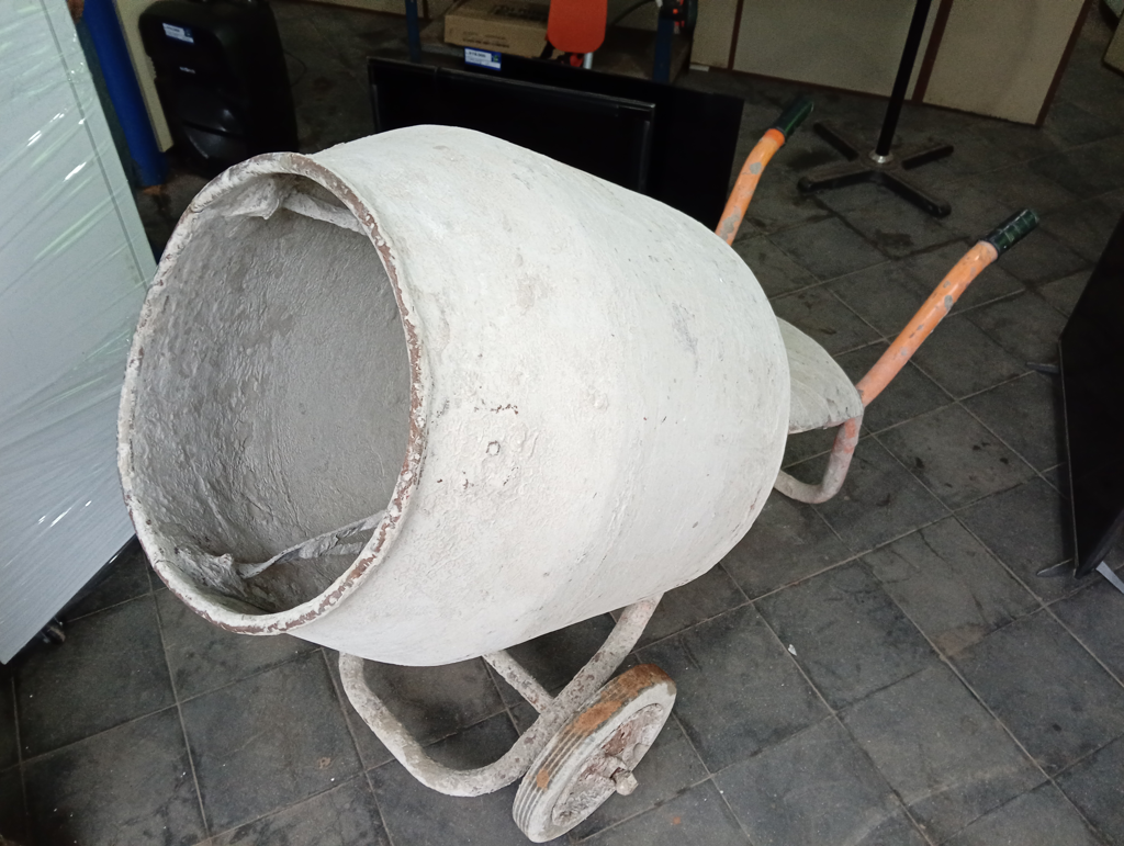 Mezcladora De Cemento Marca No Tiene Modelo No Tiene Usado Con Desgaste Tipo Trompito Acc Motor De Un Capacitor