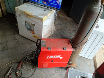 Soldador Marca Thor Modelo Thor 250 Usado En Buen Estado Acc Tubo De 50kg Con Co2ThorchaPinza NegativoCable Cte Sin FichaManometro Roto
