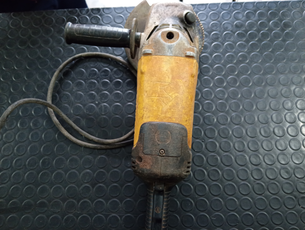 Pulidora Marca Stanley Modelo No Tiene Tamaño Grande Usado Con Desgaste Acc Mango Disco Protector
