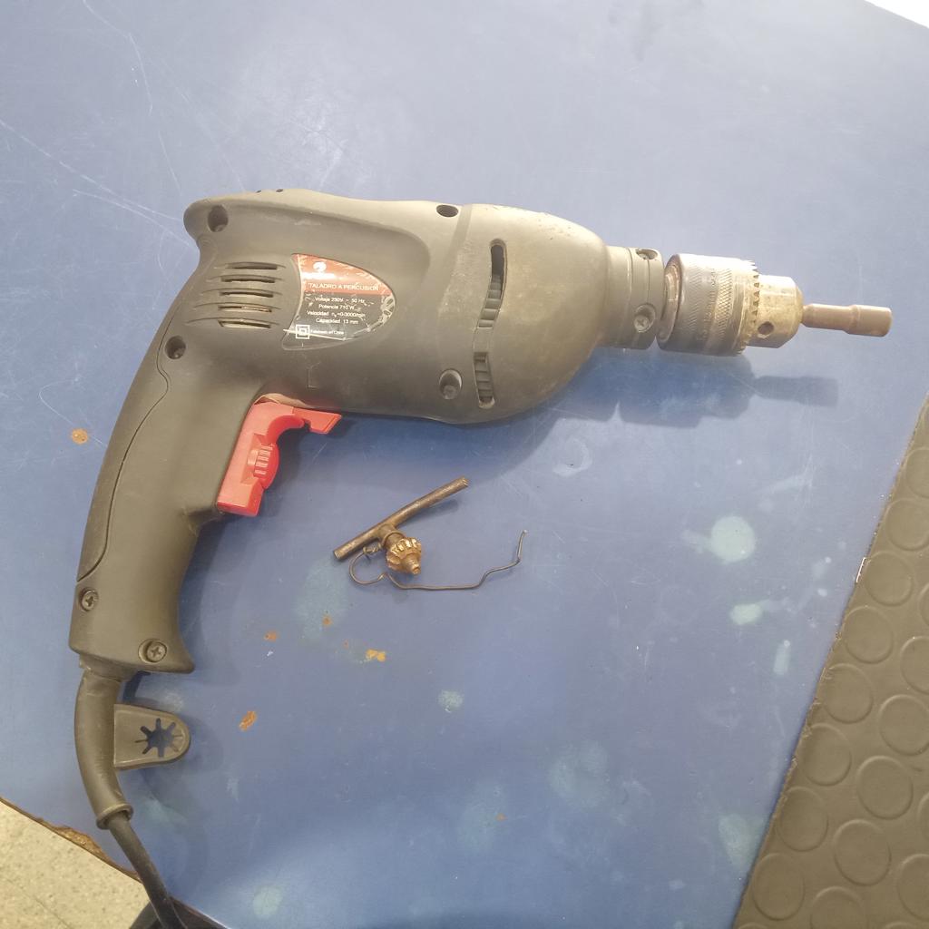 Taladro Marca Vcp Modelo No Tiene Usado En Buen Estado Acc Llave Mandril 1mecha