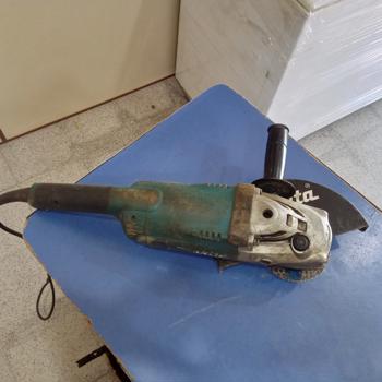 Pulidora Marca Makita Modelo Ga9020 Tamaño Grande Usado En Buen Estado Acc Manija Disco Protector