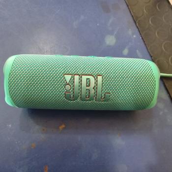 Speaker Potencia Watts No Tiene Marca Jbl Sin Control Modelo Flip6 Usado En Buen Estado Sin Caja Acc No Tiene