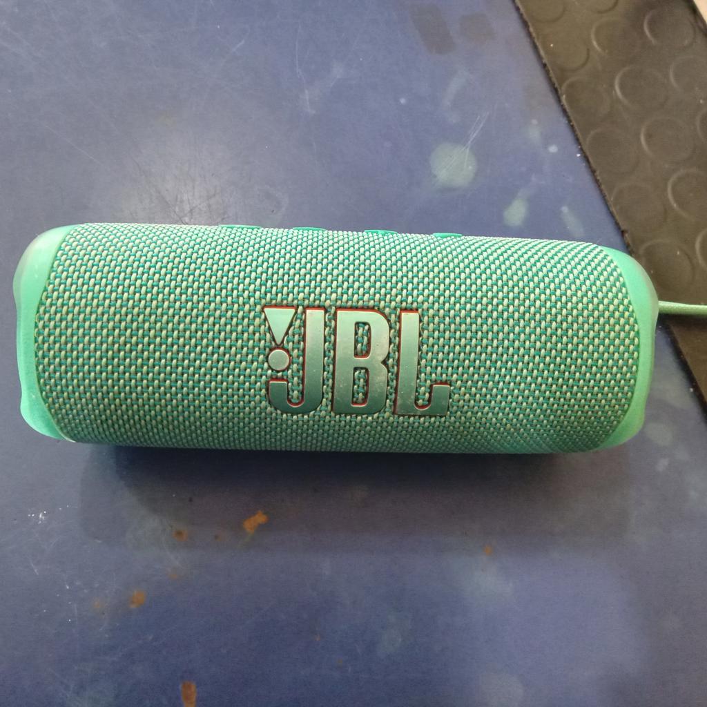 Speaker Potencia Watts No Tiene Marca Jbl Sin Control Modelo Flip6 Usado En Buen Estado Sin Caja Acc No Tiene