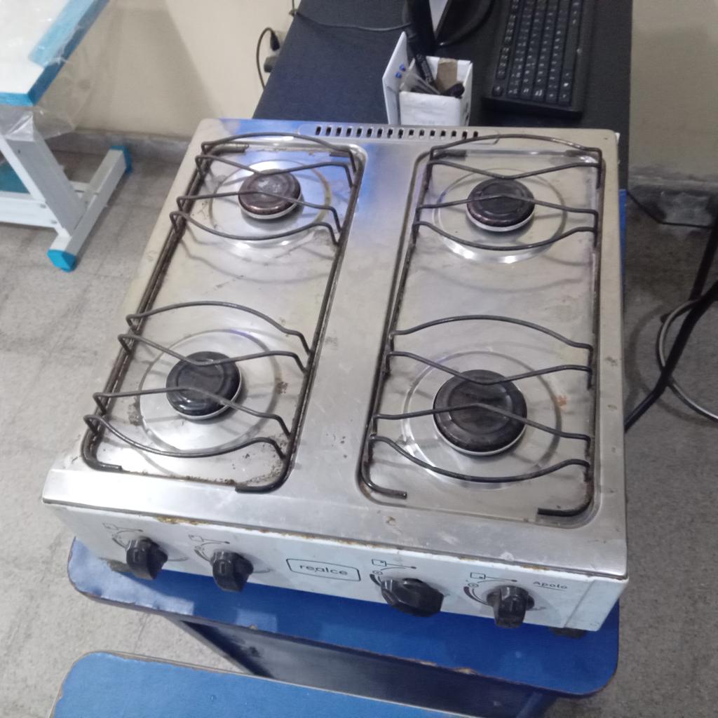 Foto 2 de Cocina A Gas Marca Realce Modelo Apolo Usado-En-Buen-Estado Acc Manguera Conexion