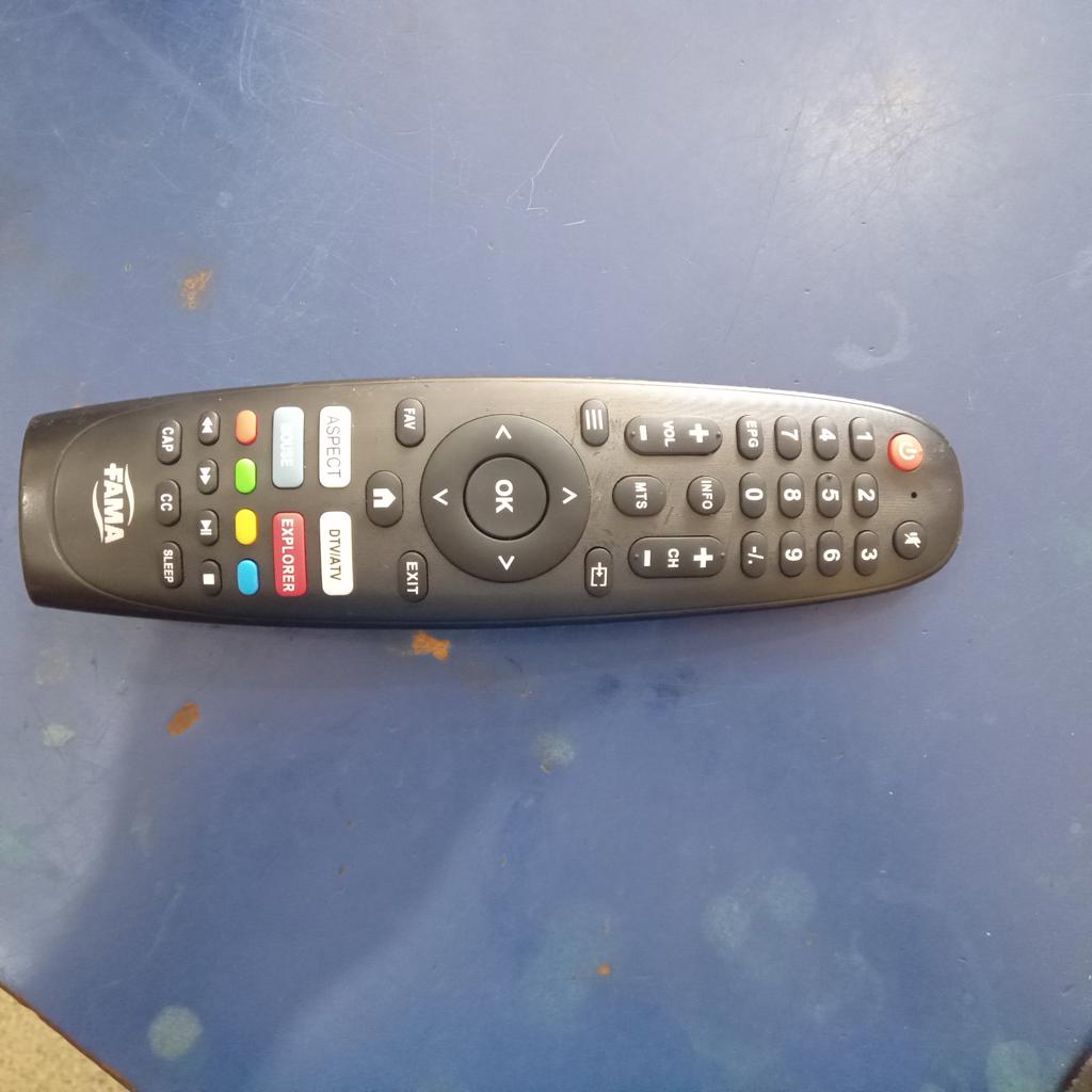 Foto 2 de Televisor Led Smart De 43 '' Marca Fama Modelo Tvf-43el1 Con Control Usado En Buen Estado Acc Patitas
