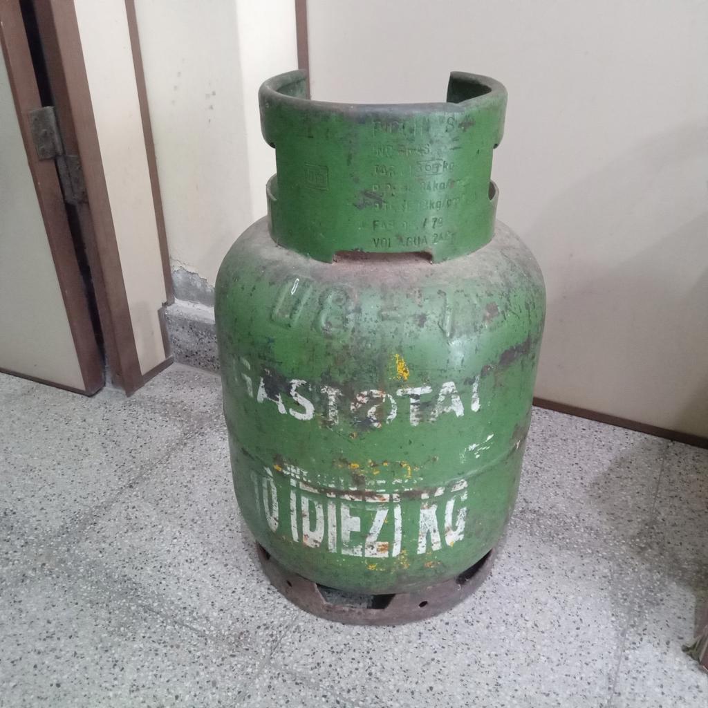 Garrafa Cap 10 Kg. Marca Gas Total Usado En Buen Estado Color Verde Acc No Tiene