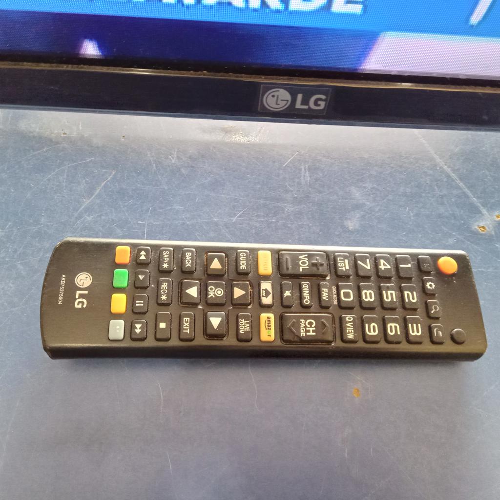 Foto 2 de Televisor Led Smart De 49 '' Marca Lg Modelo 49lk5400psa Con Control Usado En Buen Estado Acc Patitas Soporte Pared