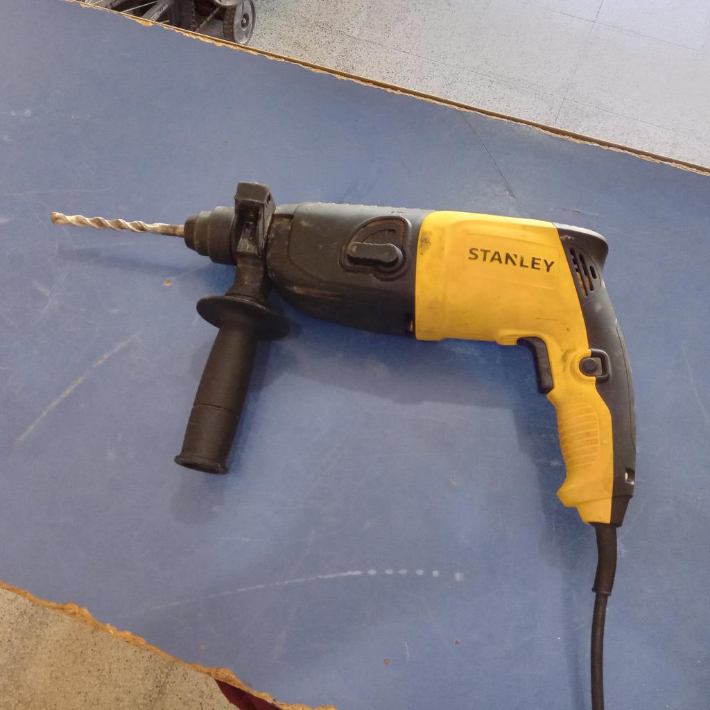 Rotomartillo Marca Stanley Modelo Sthr202-B2c Usado En Buen Estado Con No Tiene Acc 4mechas Manija