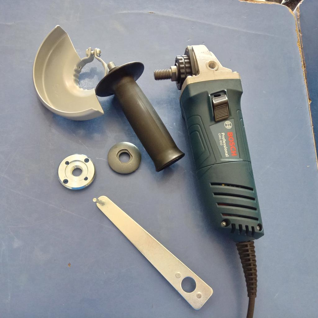 Pulidora Marca Bosh Modelo Gws850 Tamaño Pequeño Nuevo Sin Uso Acc Manija Protectorl Lave
