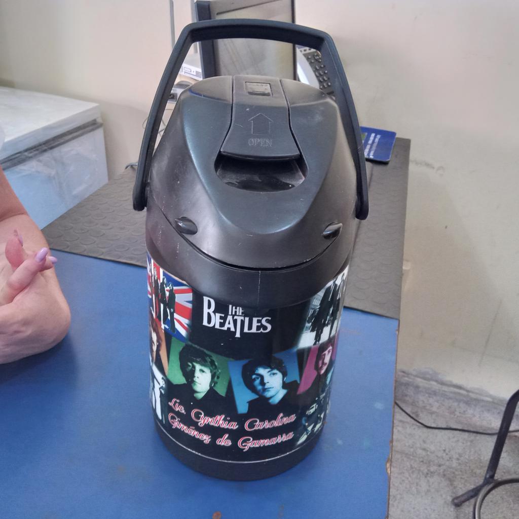 Termo Forrado Marca No Tiene Usado En Buen Estado Con No Tiene Acc No Tiene