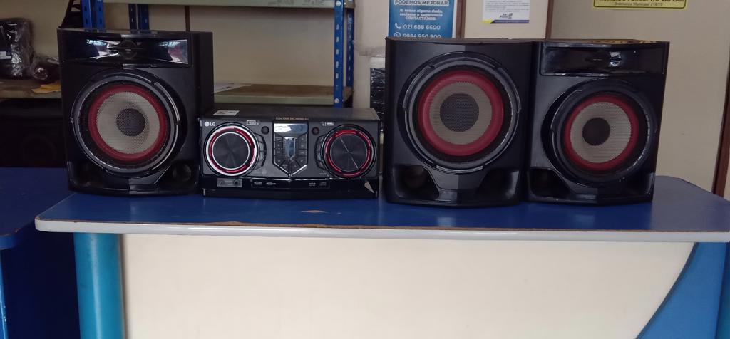 Equipo De Sonido Marca Lg Con Control Modelo Cj45 Usado En Buen Estado Acc Woofer 2 Parlantes