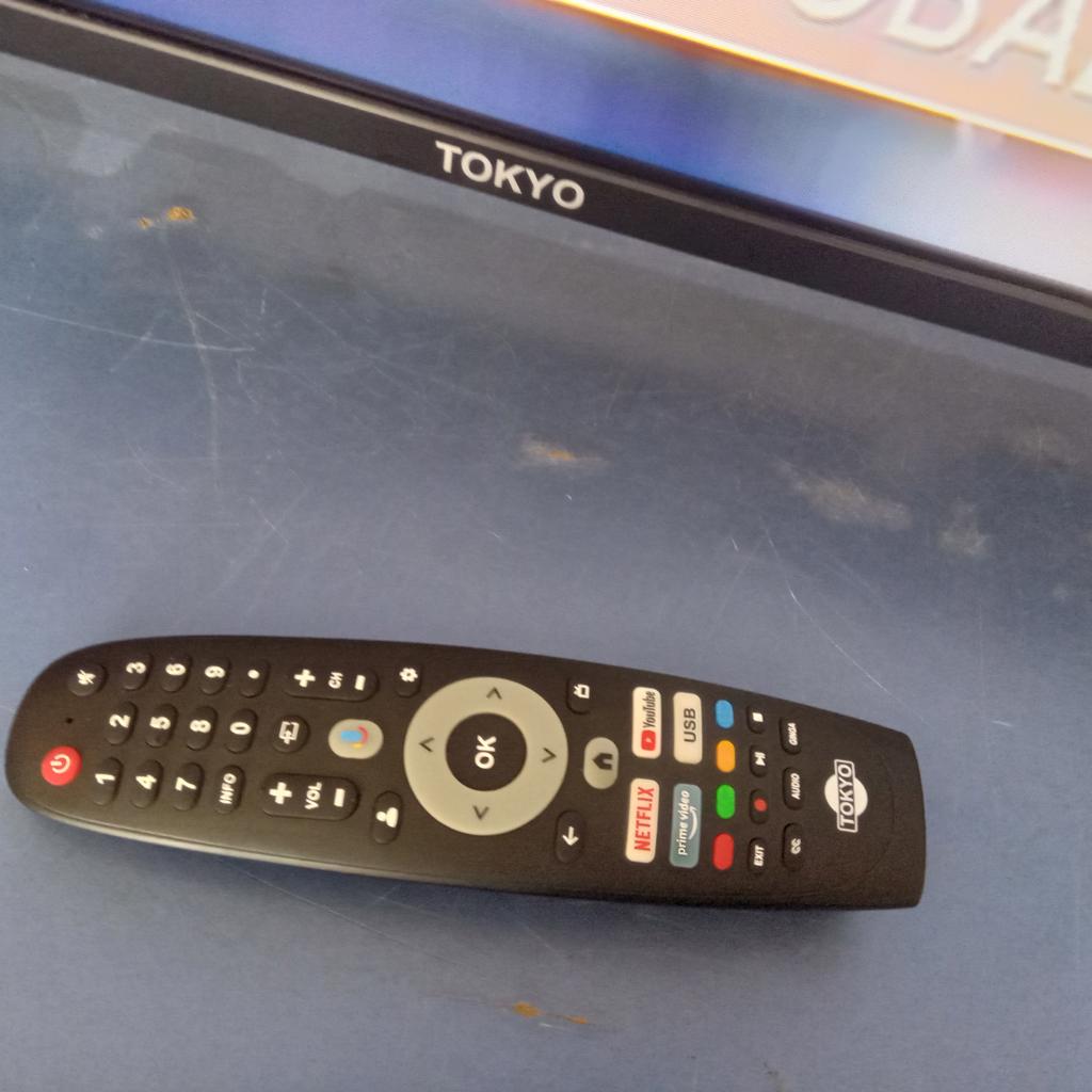 Foto 2 de Televisor Led Smart De 43 '' Marca Tokyo Modelo Tvtokff43gtv Con Control Usado En Buen Estado Acc Patitas
