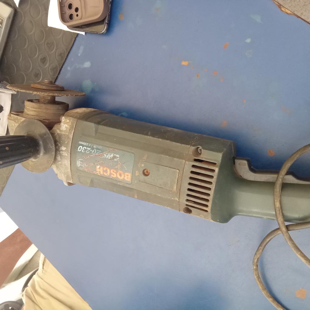 Pulidora Marca Bosch Grande Modelo Gws 20-230 Tamaño Grande Usado En Buen Estado Acc Agarradera