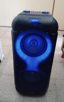 Parlante Portatil Marca Kolav. Modelo M2802 Usado En Buen Estado Con No Tiene Acc CargadorLuces