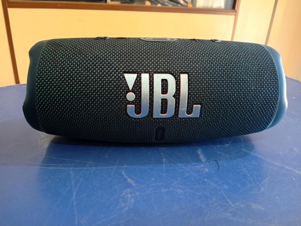 Parlante Portatil Marca Jbl Modelo Charge 5 Usado En Buen Estado Con No Tiene Acc No Tiene