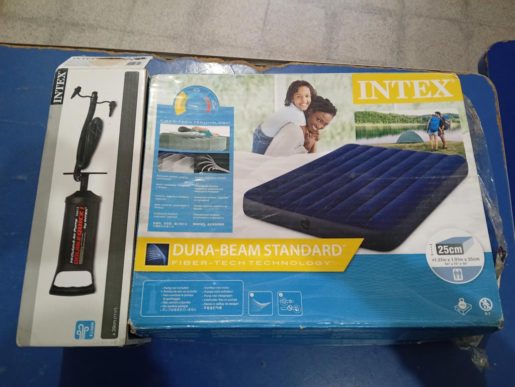 Cama Marca Intex Modelo No Tiene Usado En Buen Estado Con 2450 Acc 1.37x191x25cm Inflador