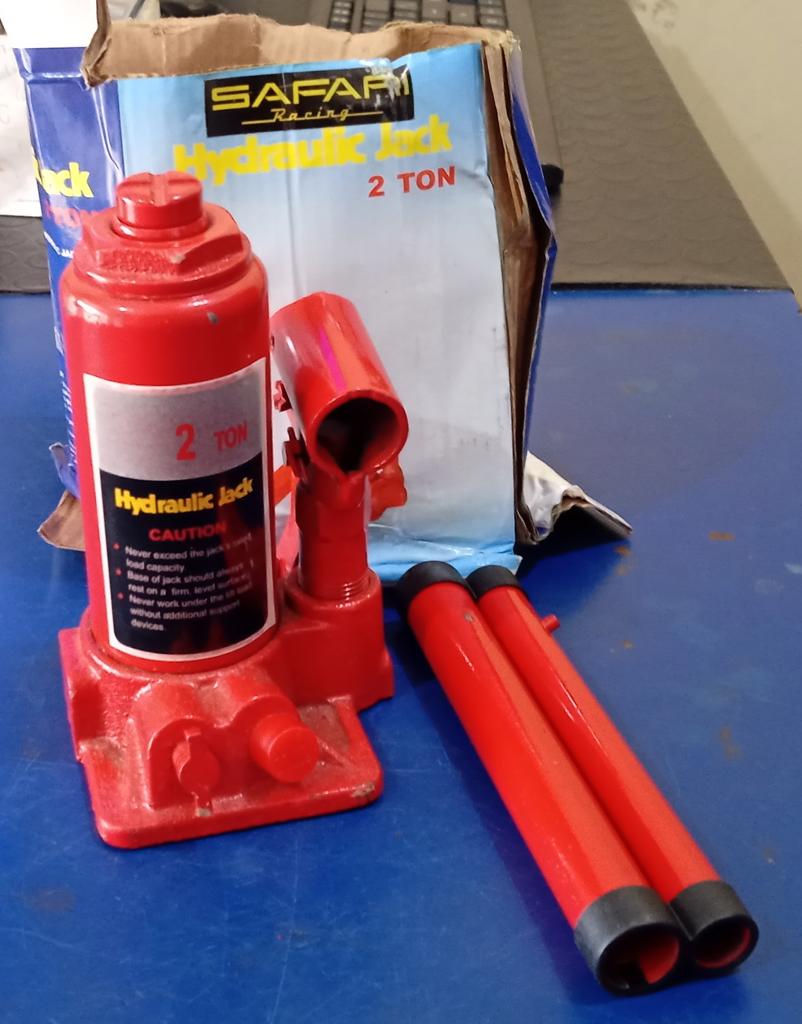 Gato Hidraulico Marca Hydraulic Jack Modelo No Tiene Usado En Buen Estado Acc 2 ToneladaPalanca