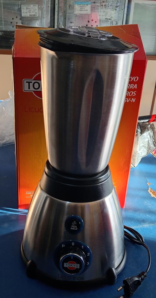 Licuadora Marca Tokyo Modelo Inox Velocidades Nuevo Sin Uso Acc Jarra Inox En Caja