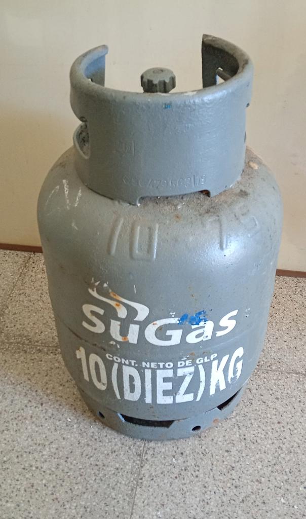 Garrafa Cap 10 Kg. Marca Su Gas Usado En Buen Estado Color Gris Acc No Tiene