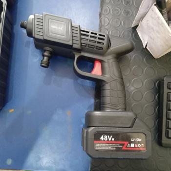 Hidro Lavadora Marca Hengda Modelo No Tiene Acc 2picos Adaptador Manguera Recipiente 2 Baterias Cargador