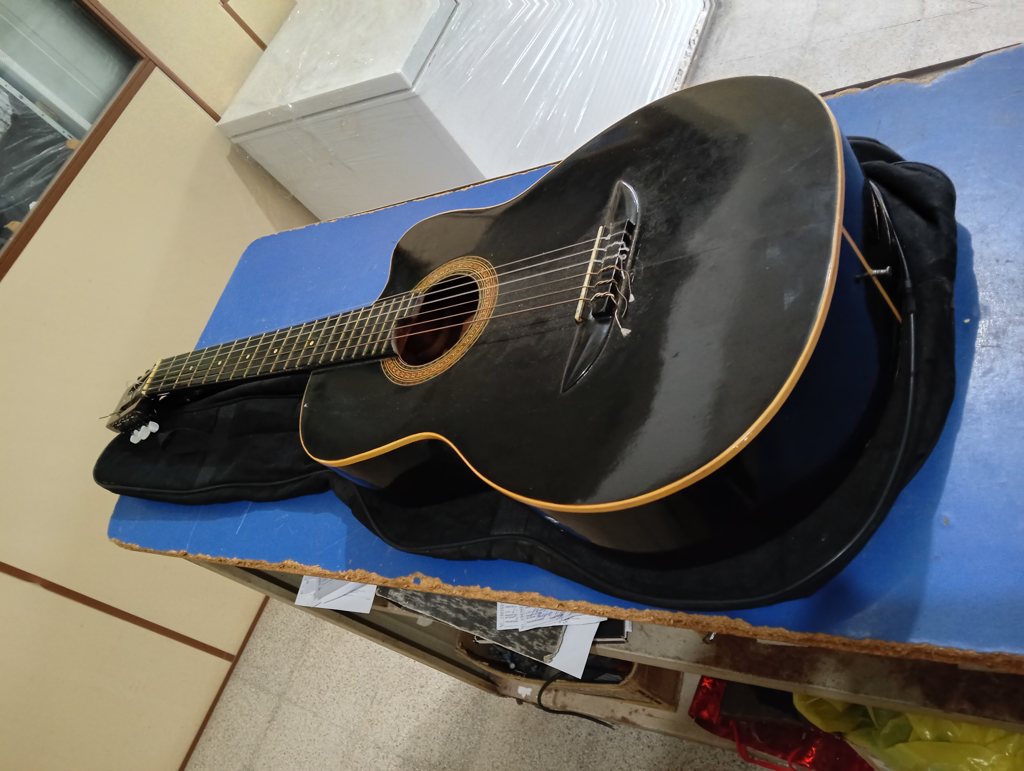 Guitarra Marca Cbm Arpas Modelo No Tiene Usado En Buen Estado Acc No Tiene